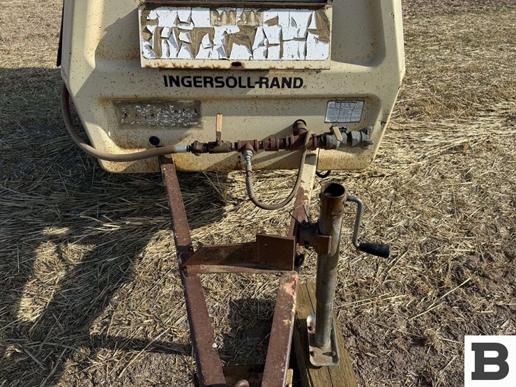 1995-ingersoll-rand-p185wjd-185-cfm-portable-air-compressor-image-10