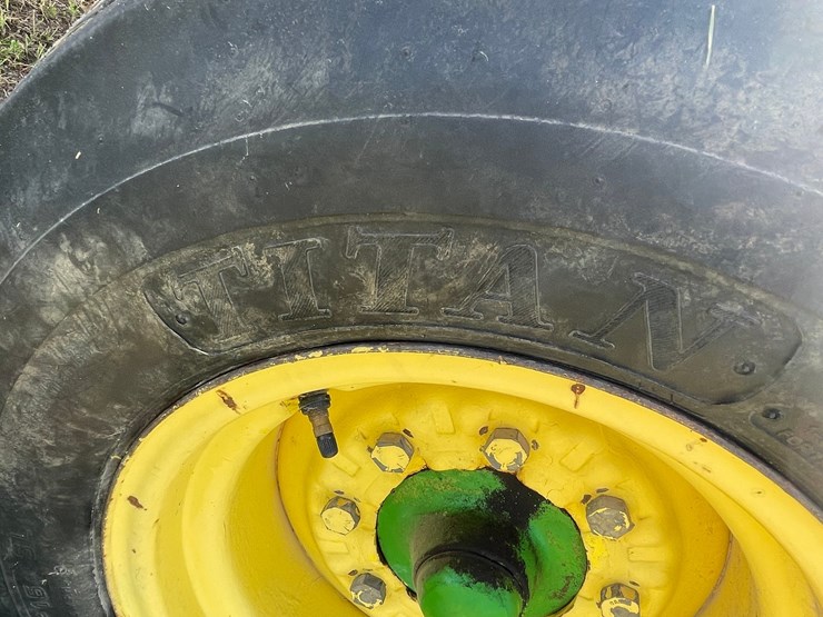 john-deere-1075-image-15