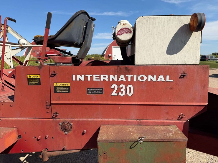 case-ih-230-image-40