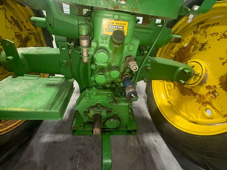 1955-john-deere-60-image-8