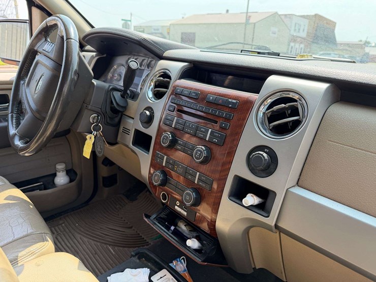 2010-ford-f150-lariat-image-57