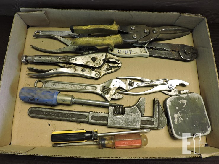assorted-hand-tools-image-1