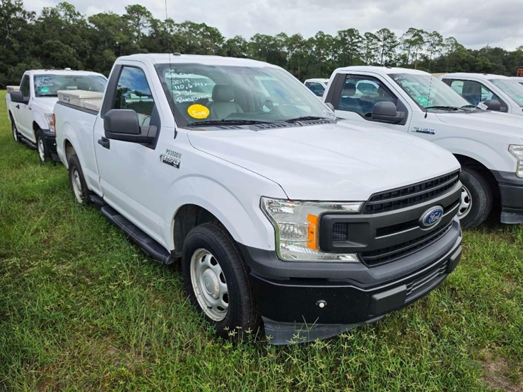2019-ford-f150-xl-image-1