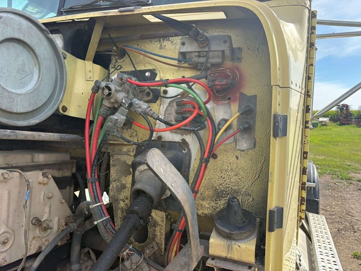 1990-cummins-855-image-29