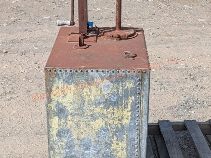 antique-oil-dispenser-image-3