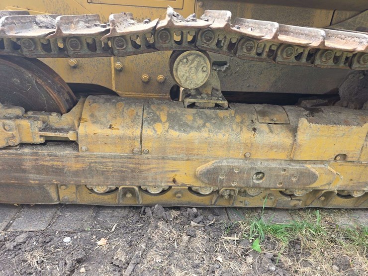deere-750b-lt-image-8