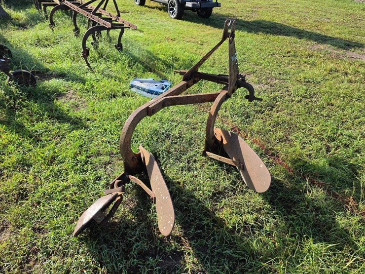 181---2-row-bottom-plow-image-4