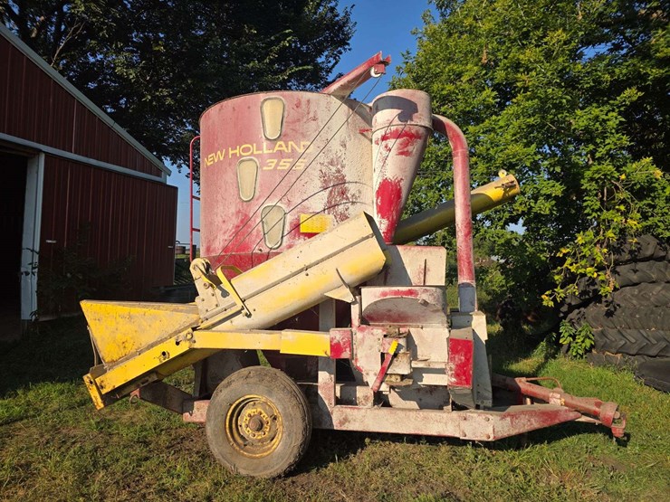 new-holland-355-image-2