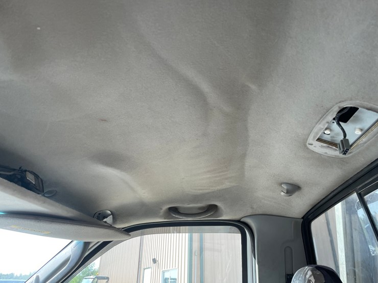 2003-ford-f550-image-32