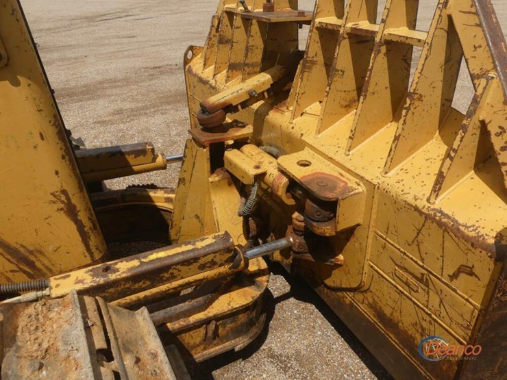2004-caterpillar-d5g-image-9