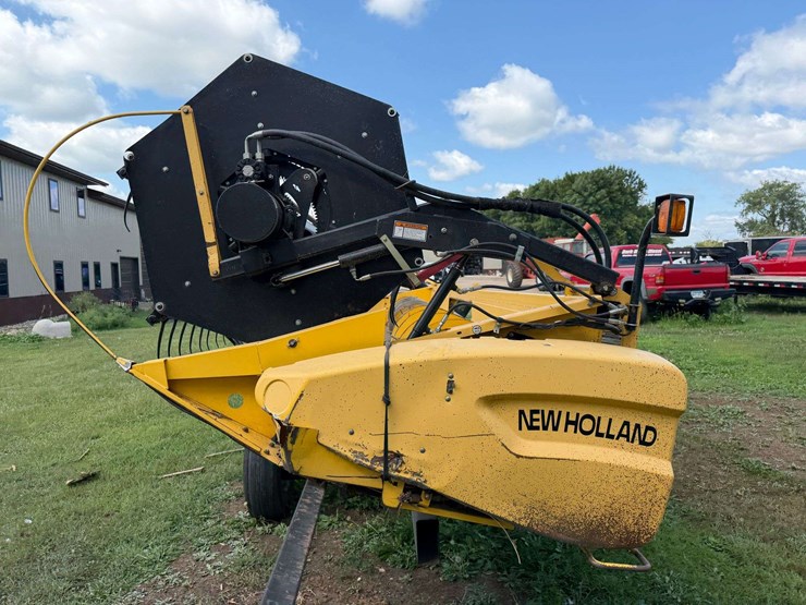 new-holland-73c-image-5