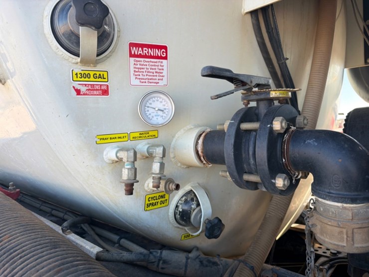 2024-kenworth-t880-image-11
