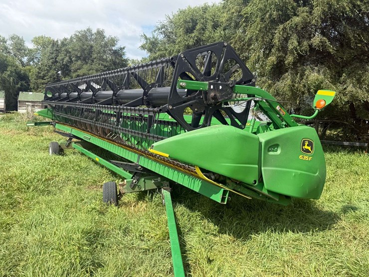 2011-john-deere-635f-image-2