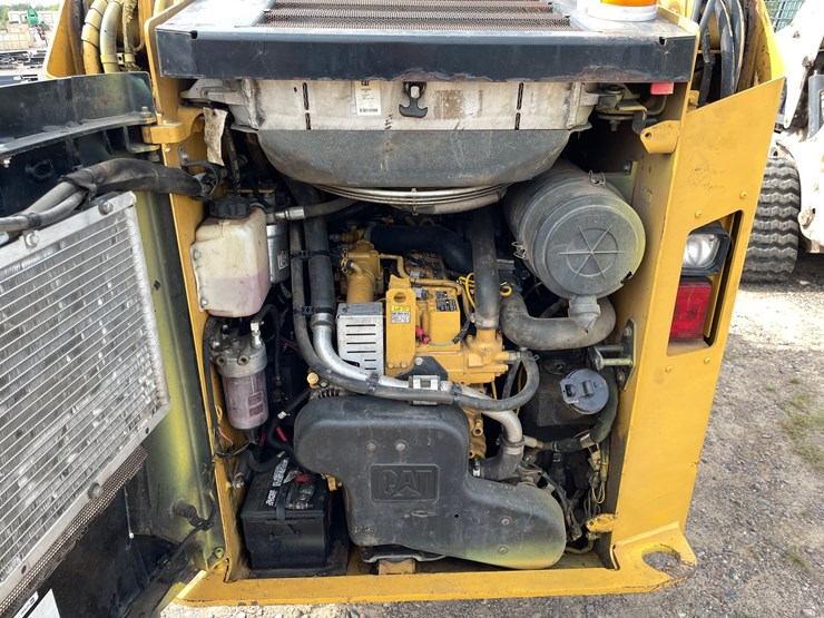 2013-caterpillar-236d3-image-17