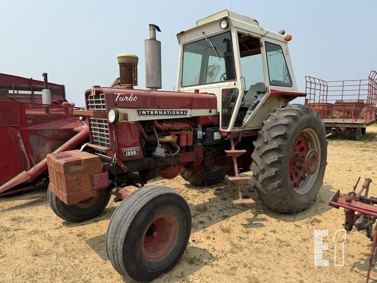 1969-farmall-1256-image-3