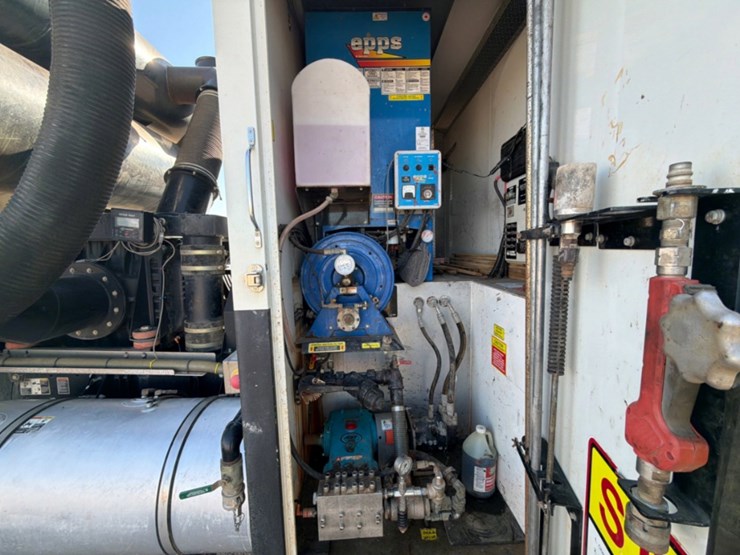 2024-kenworth-t880-image-4