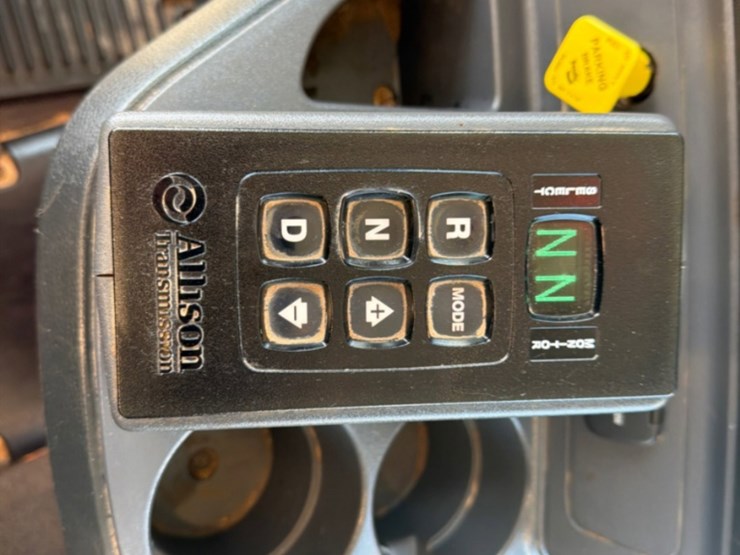 2024-kenworth-t880-image-19
