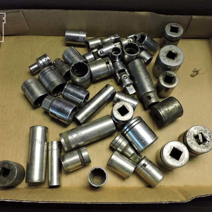 ASSORTED ½” DRIVE SOCKETS, MOSTLY SAE