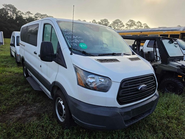 2017-ford-transit-image-1
