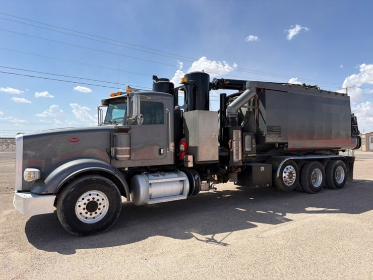 2018-peterbilt-367-image-1