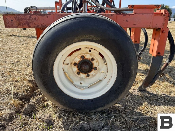 2008-custom-22.5'-air-seeder-image-19