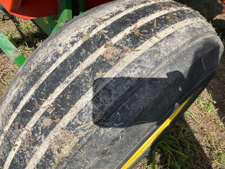john-deere-1075-image-13