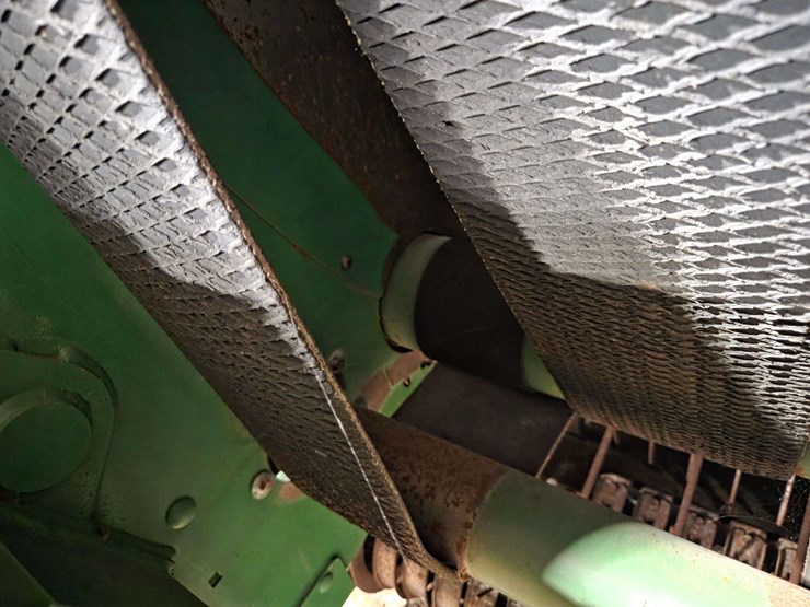 2023-john-deere-560r-image-6