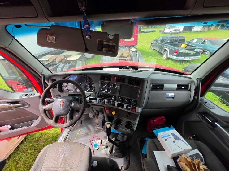 2016-kenworth-t680-image-9