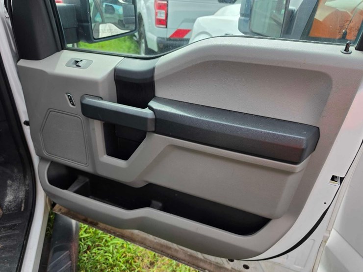 2018-ford-f150-xl-image-7