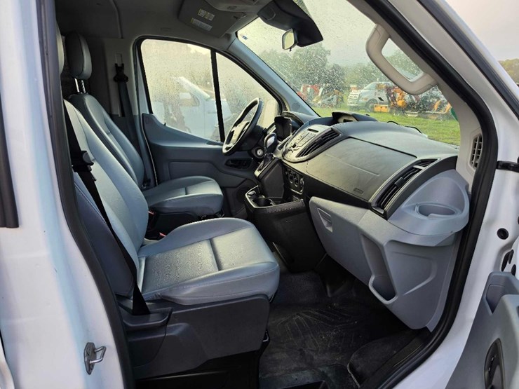 2017-ford-transit-image-8