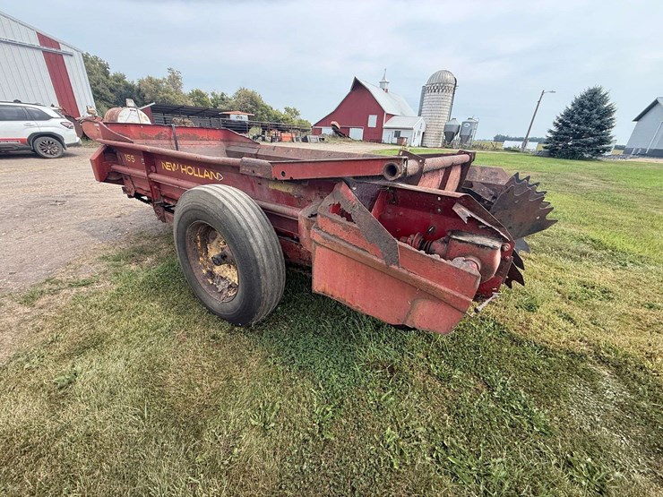 new-holland-155-image-16