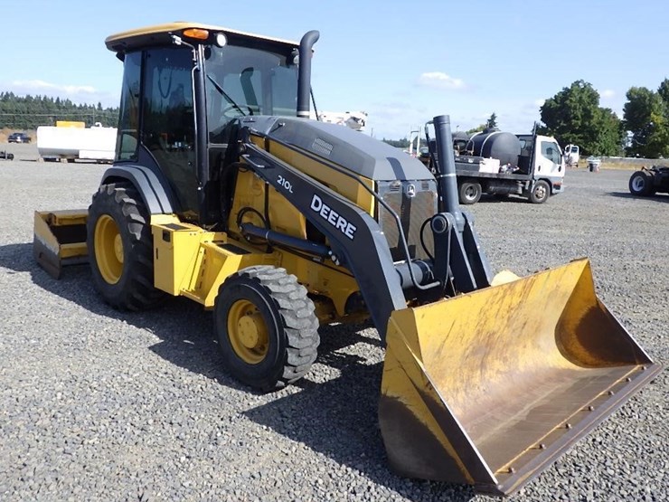 2019-deere-210l-image-7
