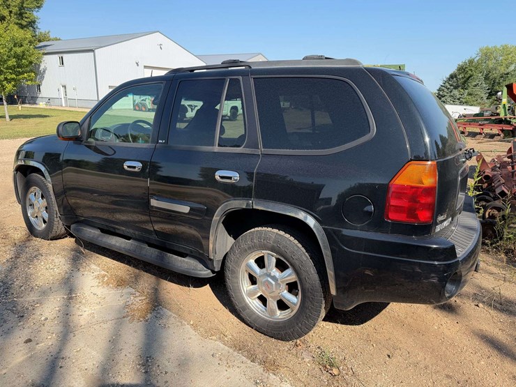 2004-gmc-envoy-image-3