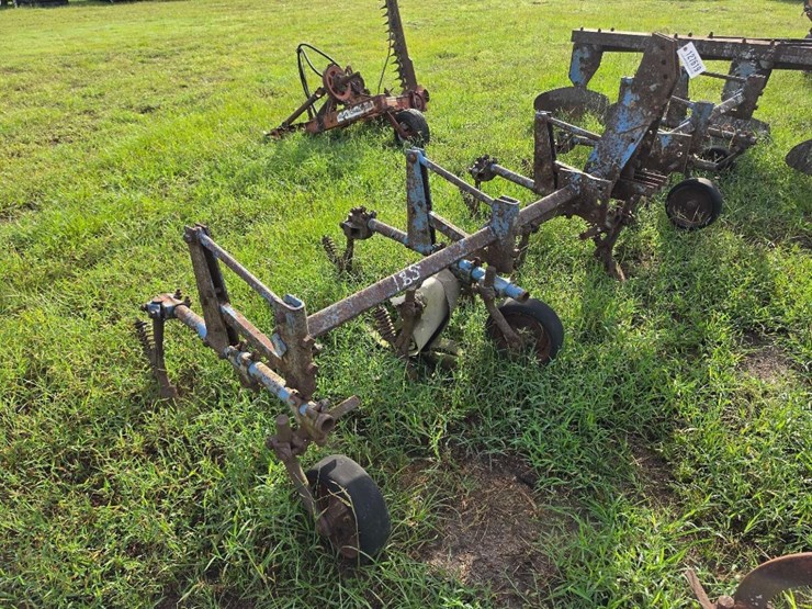 185---12"-spring-shank-cultivator-image-1