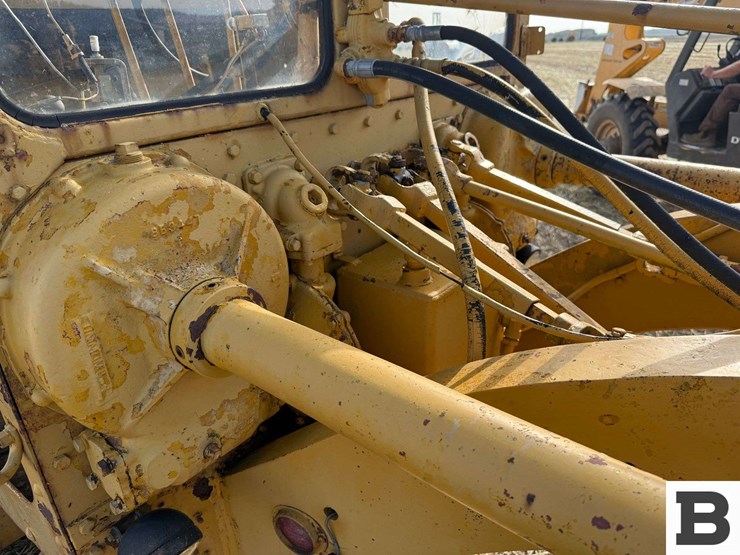 caterpillar-12-image-61