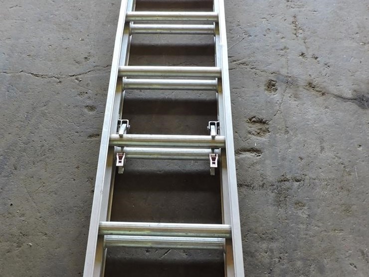 werner,-20’-aluminum-extension-ladder-image-1