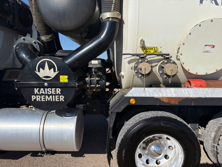 2024-kenworth-t880-image-18