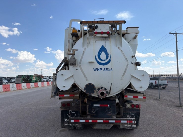 2019-peterbilt-367-image-10