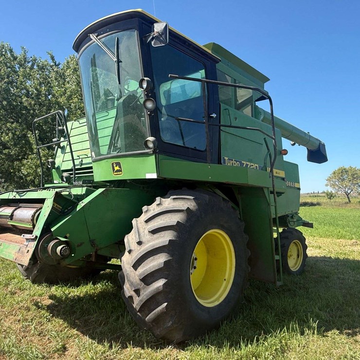 JOHN DEERE 7720