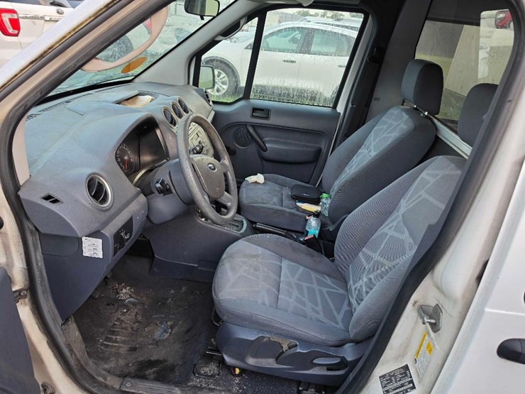 2010-ford-transit-connect-image-7