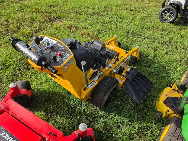 119---hustler-trimstar-walk-behind-zero-turn-mower-image-4