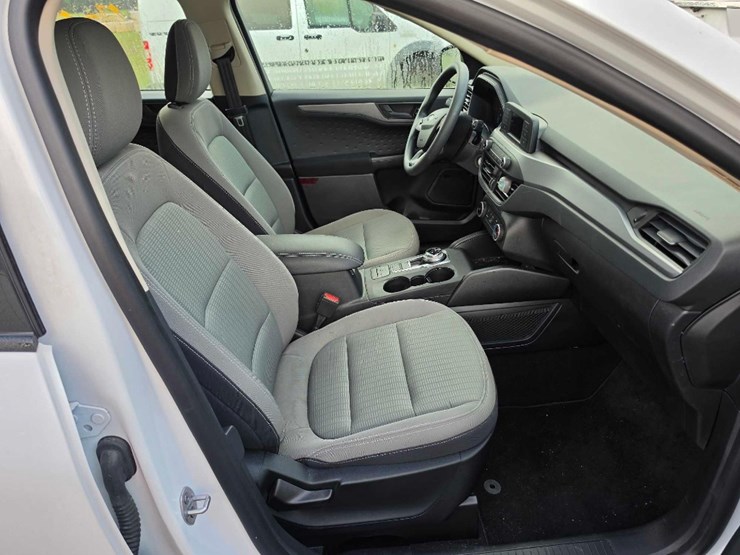 2020-ford-escape-image-10