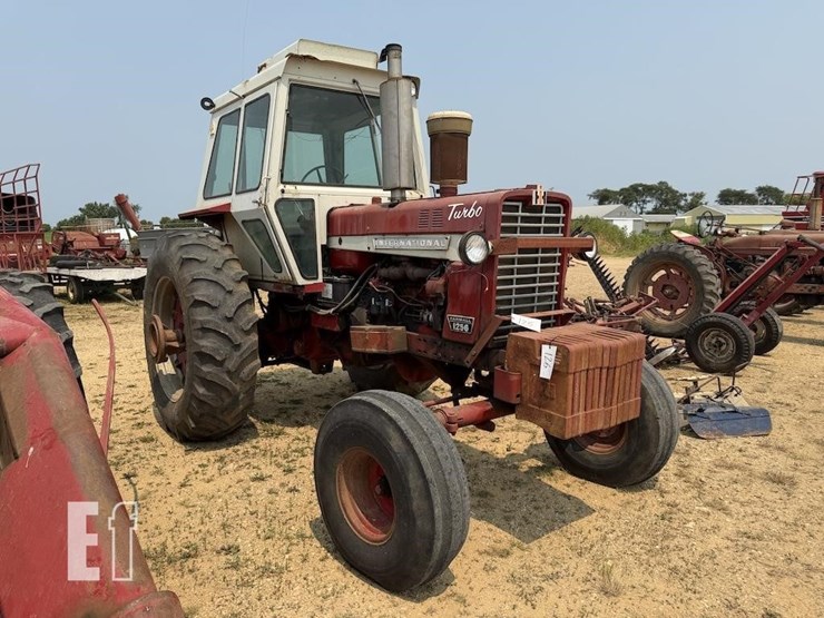 1969-farmall-1256-image-1