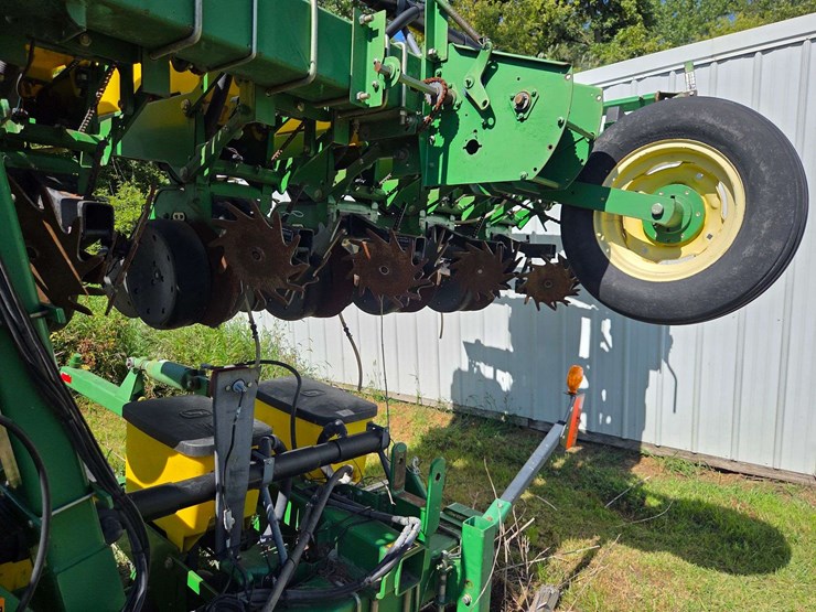 john-deere-1720-image-13