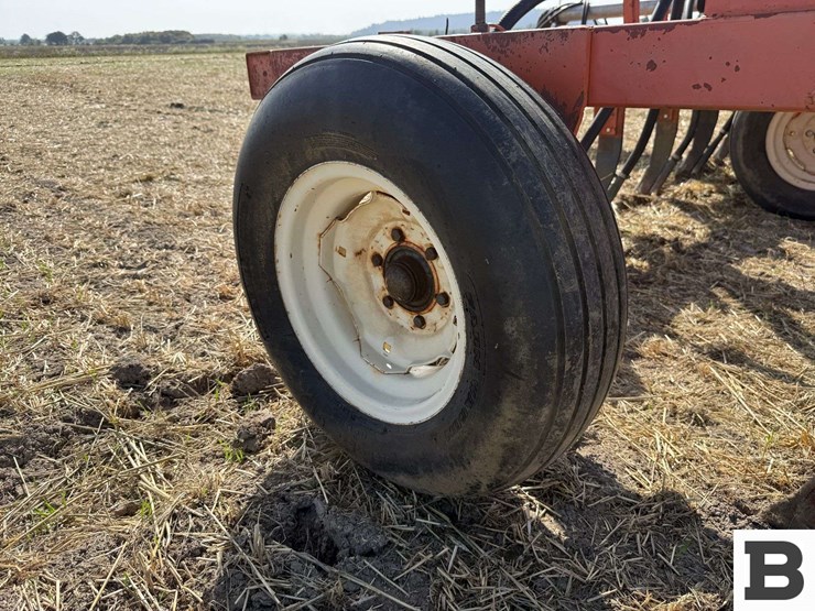 2008-custom-22.5'-air-seeder-image-20