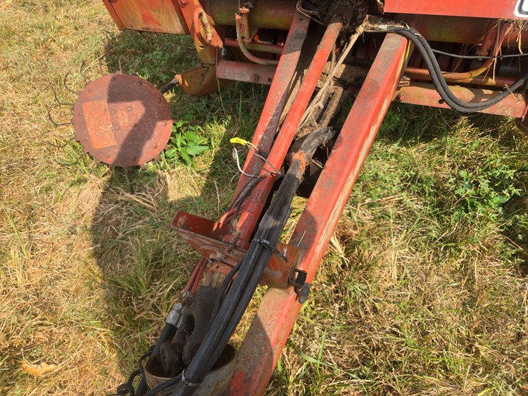 hesston-5540-image-12