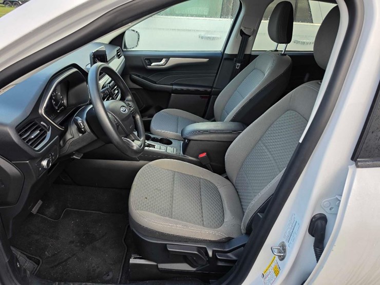 2022-ford-escape-image-14