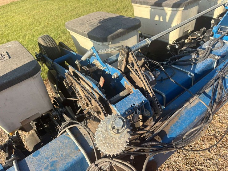 2014-kinze-3140-image-17