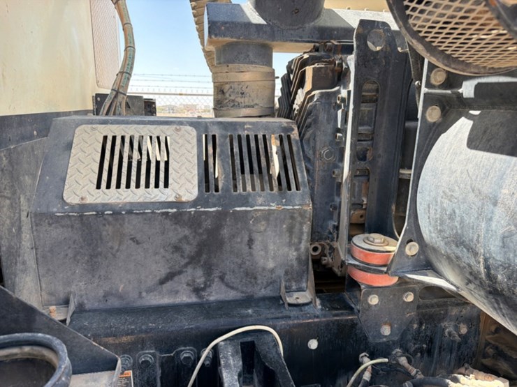 2020-peterbilt-567-image-16