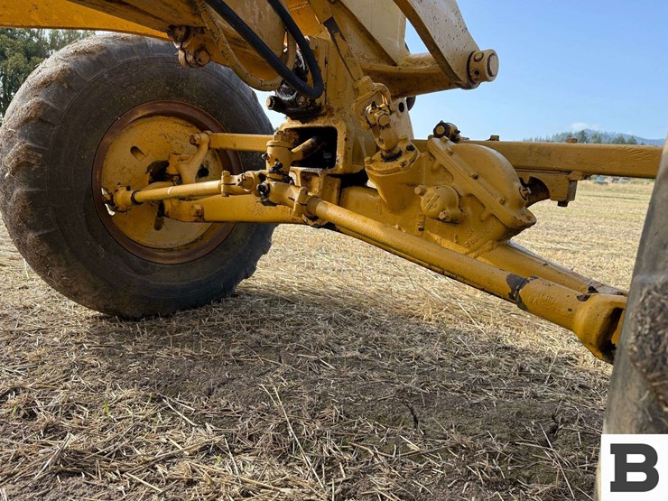 caterpillar-12-image-43